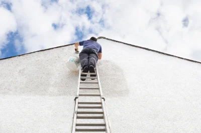 Peinture extérieure à Calvi — façades et ravalement